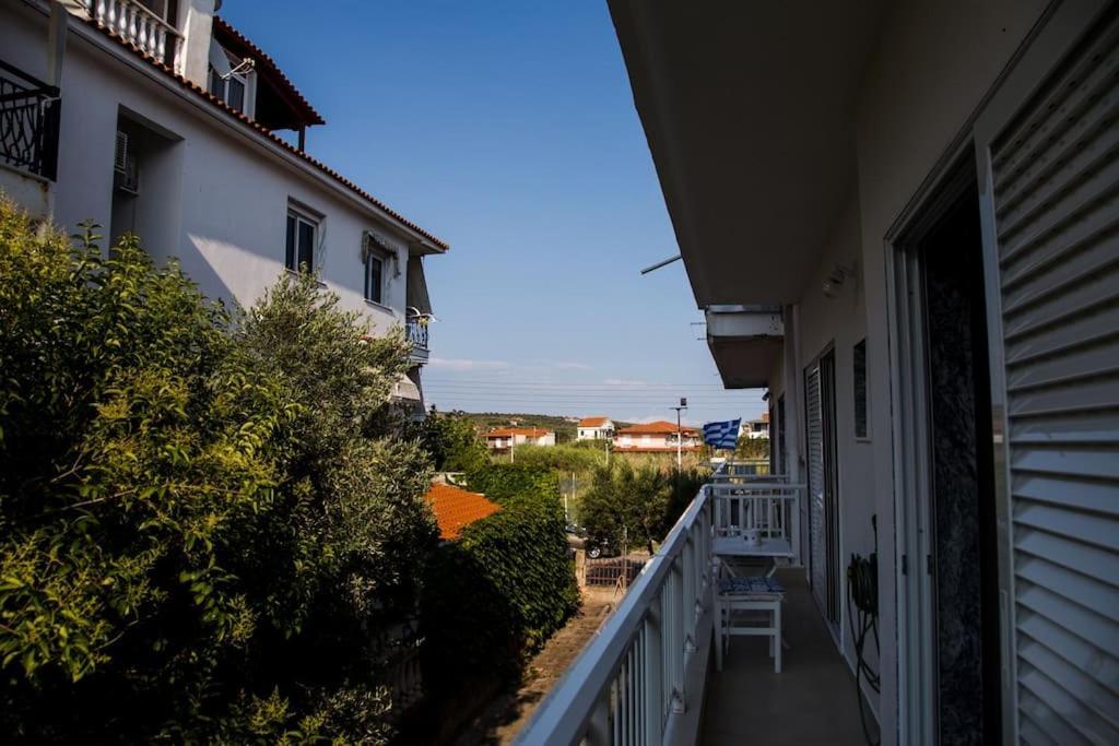 Blue Theros Apartments パラリア・ディオニショウ エクステリア 写真