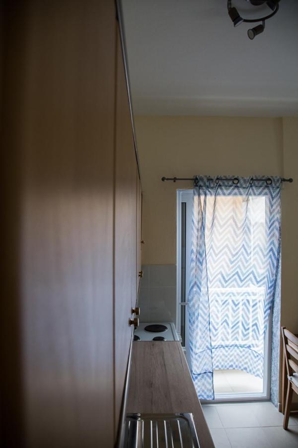 Blue Theros Apartments パラリア・ディオニショウ エクステリア 写真